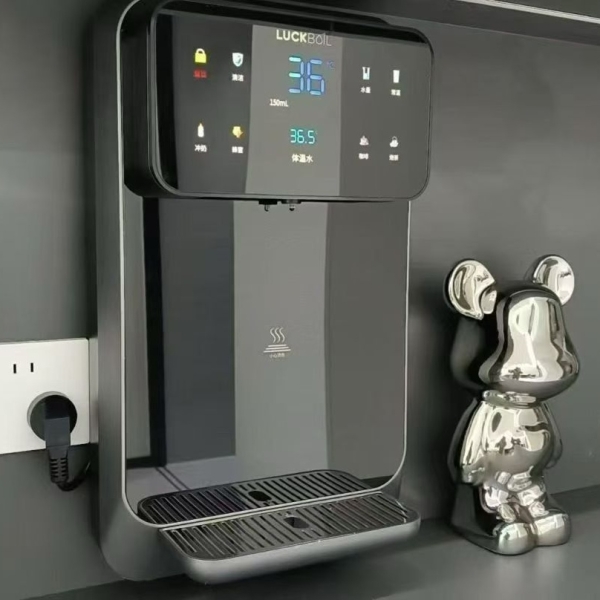 How Water Dispensers Can Enhance Customer Experience in Retail Environments